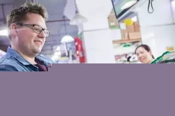 广告打到了德国总理家门口，这样真（gan）的（de）好（piao）吗（liang）！