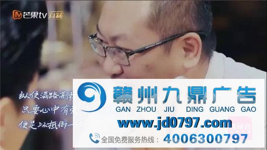 纵然微小的幸福也会油然而生 4. 年华把昨天的故事偷走了 回想仍然认得归去的路 有爱有你的日子 每一刻都是永远 5. 爱是跟你撒娇 也是宠你耍赖 奈何都可以 只因为是你 6. 太多的鸡毛蒜皮 亏得多你一双手来分管 我们活在一起 活成互相的样子 7. 怦然心动是你 心花怒放也是你 每一次酡颜心跳 每一次联袂缓步 都值得我宝物一生 8. 我爱你