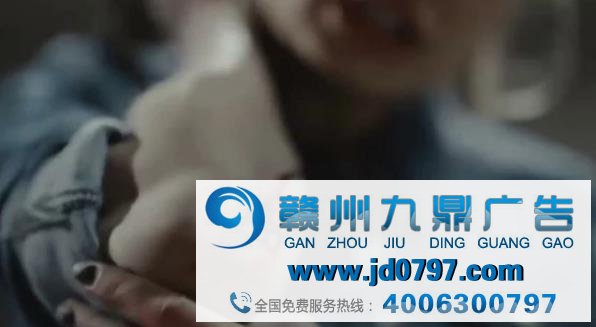 你见过带血的卫生巾广告吗？