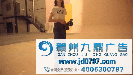 Levi’s三八节广告!酷!