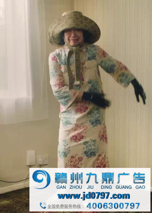 奢侈品广告频现爷爷奶奶，营销的“老年时代”要莅临？