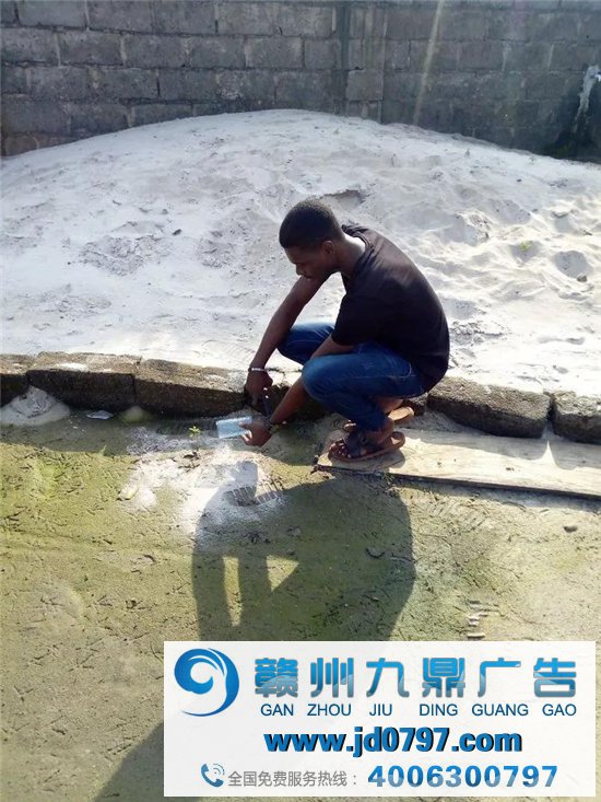 非洲小伙0资本拍广告，广告公司坐不住了！