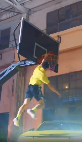 刚赞助NBA的小鹏，咋来了单位球场？