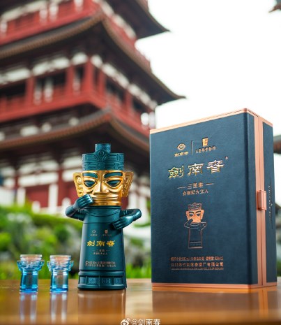 剑南春三跨文创，联名三星堆火“出圈”